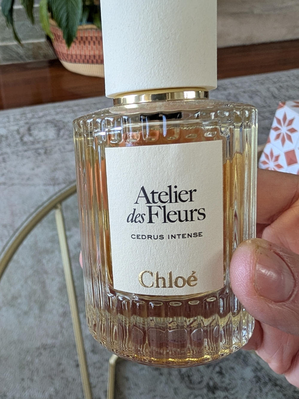 Chloé Atelier des Fleurs Cedrus Intense - Amber and Cream Bottle 1.6 Ounces